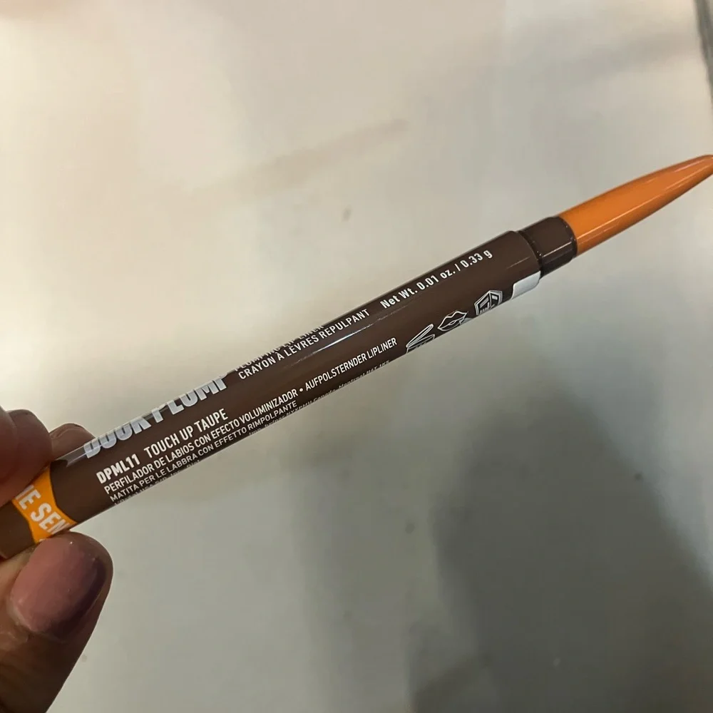 NYX Professional Makeup Duck Plump Retractable Plumping Lip Liner